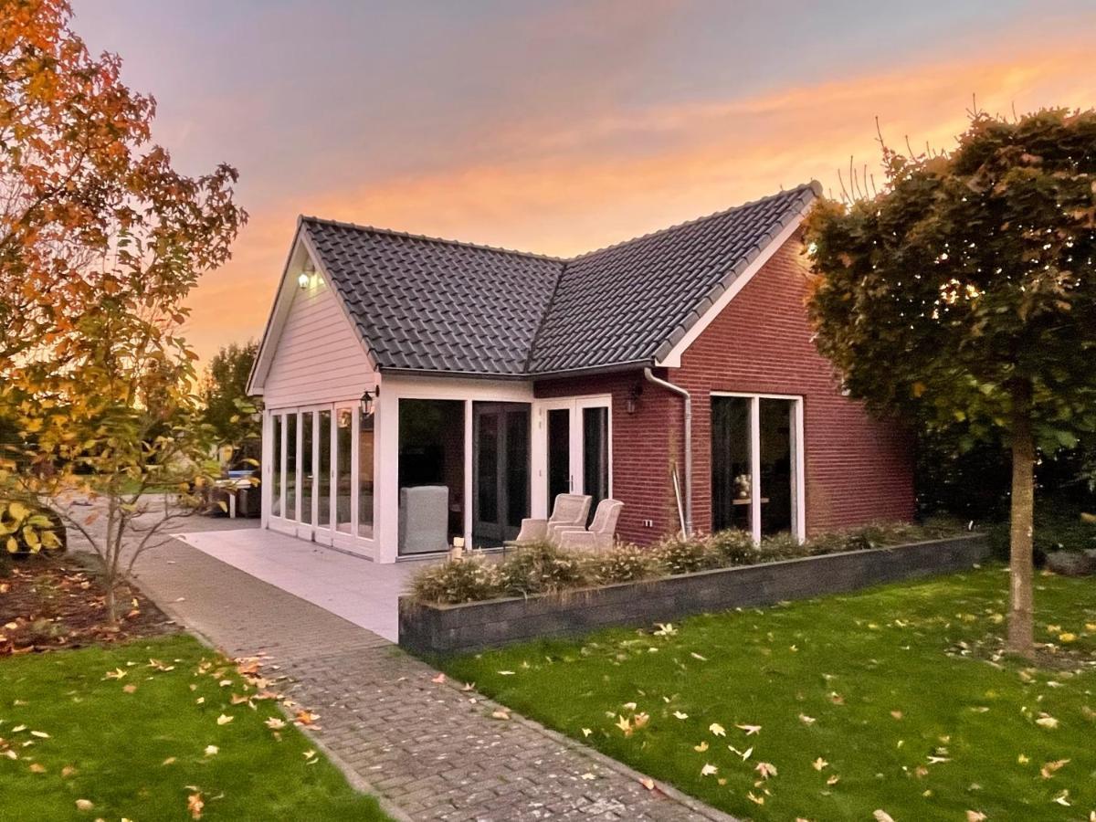 Gastenverblijf Bij De Buuren Dirksland Экстерьер фото