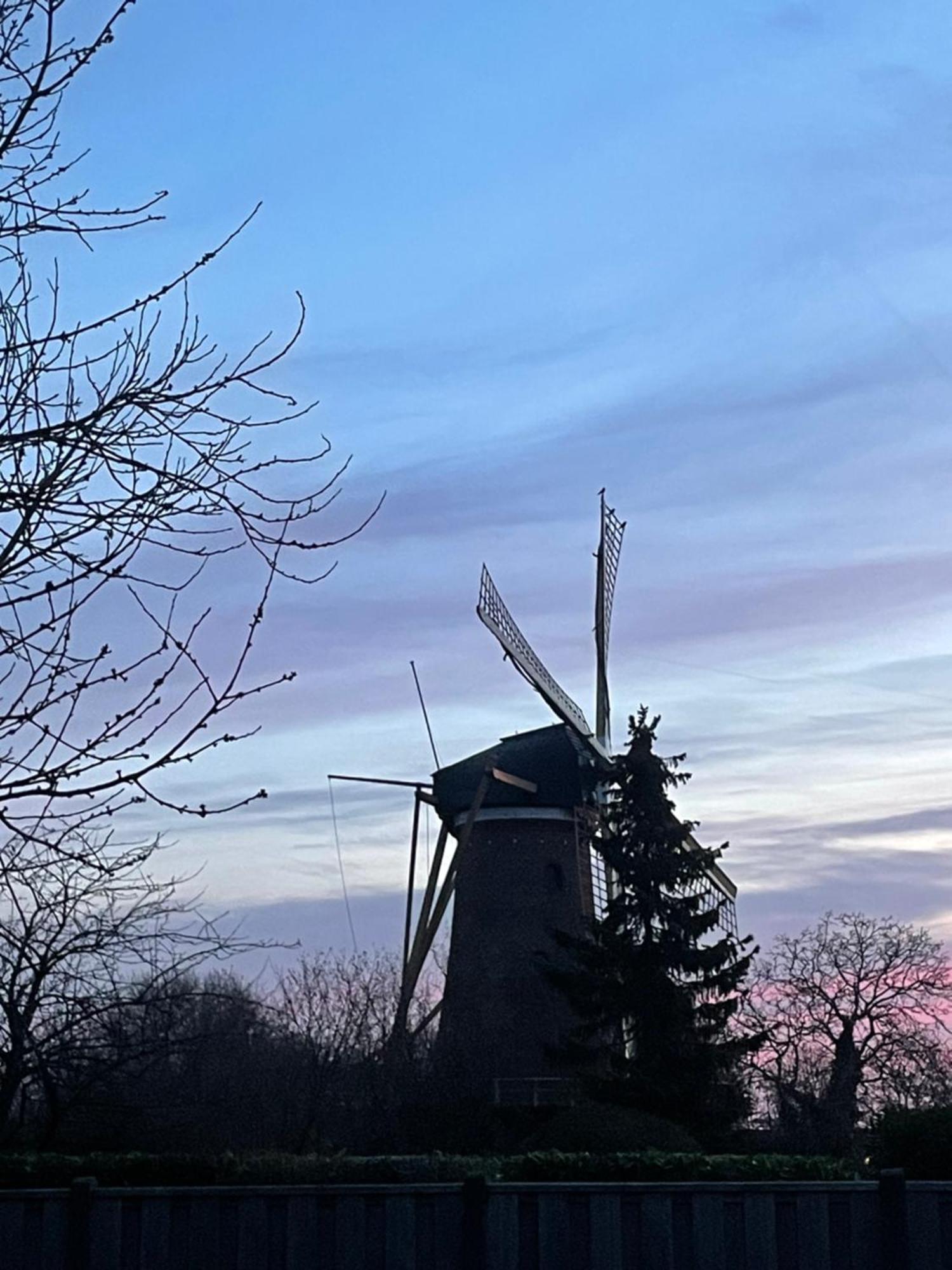 Gastenverblijf Bij De Buuren Dirksland Экстерьер фото